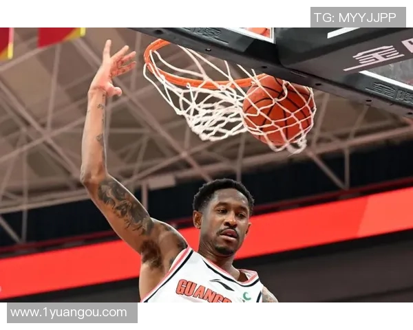 马尚布鲁克斯：从篮球场上的巨星到生活中的励志典范